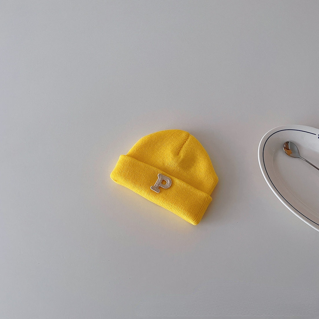 Wholesale Acrylic Simple Letter P Knitted Cap